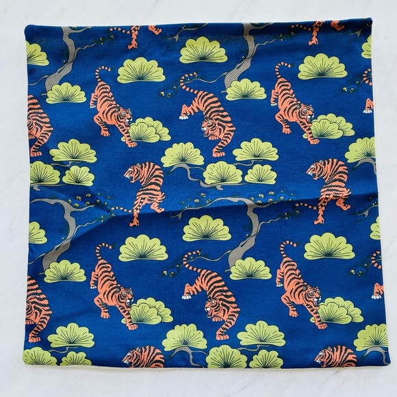 Tiger Pillow Sham Cover NWT - Picture 2 of 4